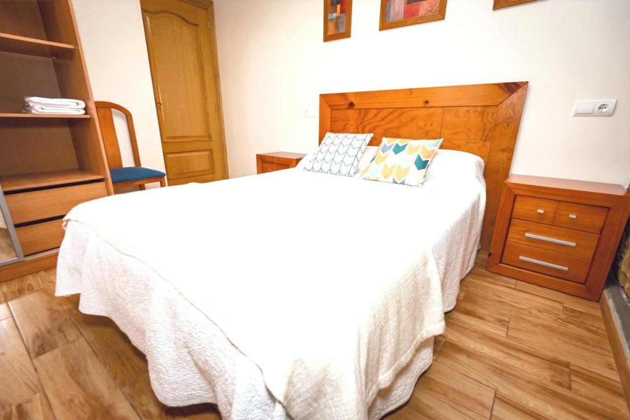 Apartamentos Navalin 塔皮亚德卡萨列戈 外观 照片