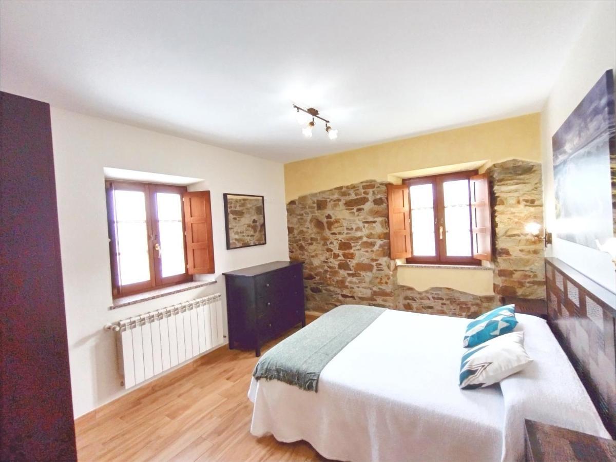 Apartamentos Navalin 塔皮亚德卡萨列戈 外观 照片