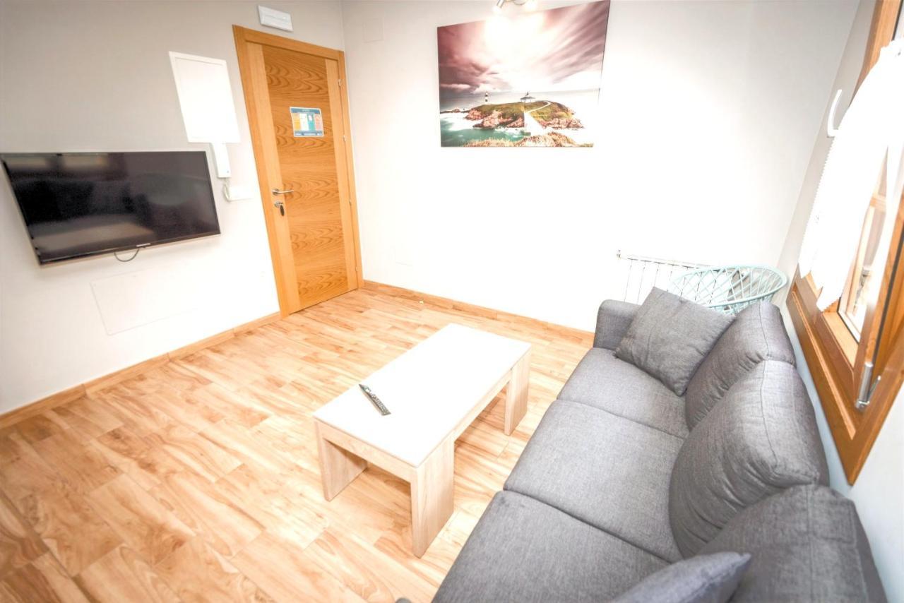 Apartamentos Navalin 塔皮亚德卡萨列戈 外观 照片