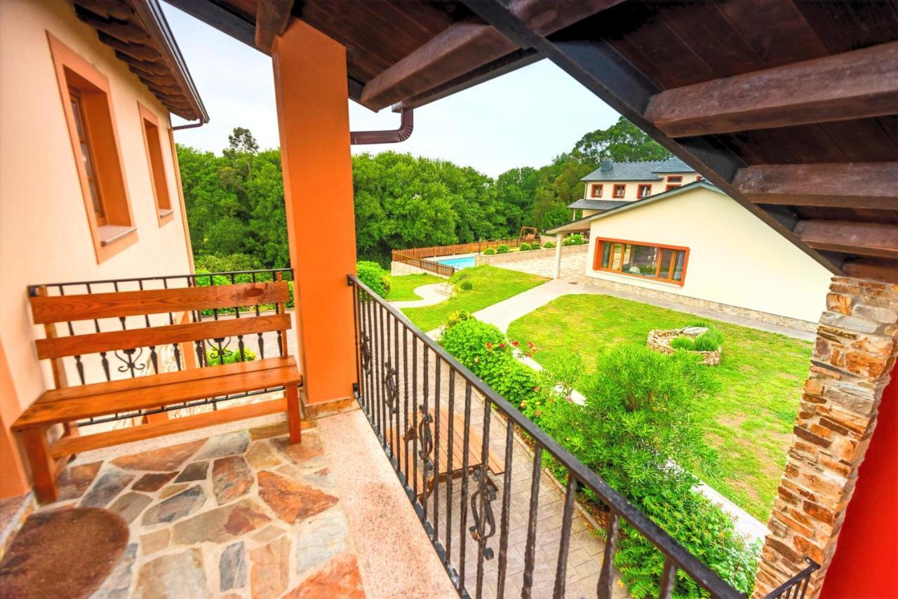 Apartamentos Navalin 塔皮亚德卡萨列戈 外观 照片
