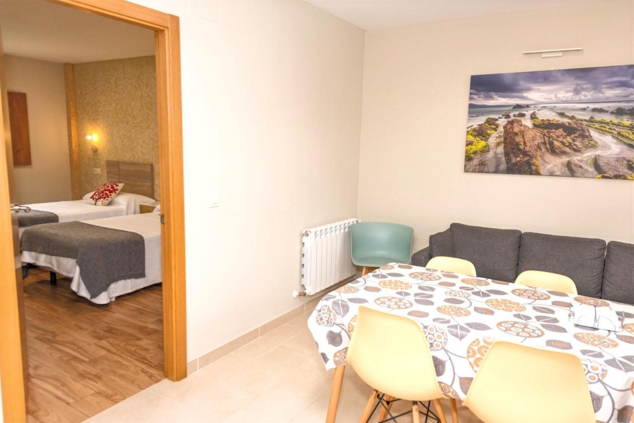 Apartamentos Navalin 塔皮亚德卡萨列戈 外观 照片