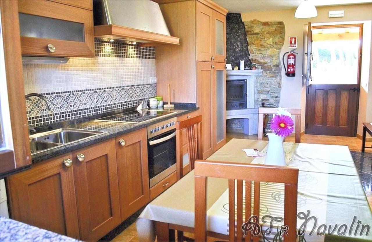 Apartamentos Navalin 塔皮亚德卡萨列戈 外观 照片